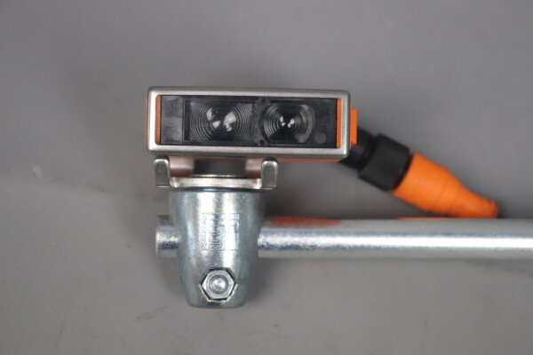 IFM Electronic O5H500 O5H-FPKG/US Reflexlichttaster mit Halterung Used