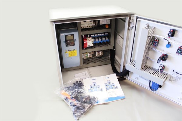 Vacon NXL00075C2H1SSS0000 Frequenzumrichter + Schaltschrank Unused