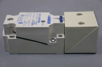 Telemecanique XS7C40FP260 Induktiver N&auml;herungsschalter 24-240V DC Unused OVP