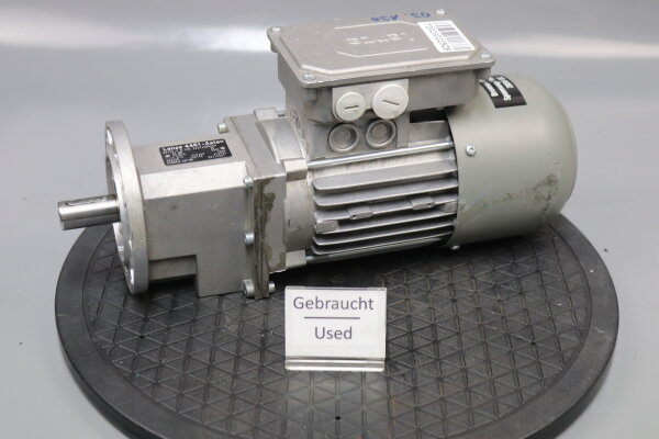 LENZE MDXMA2M063-42 Getriebemotor + GST03-2 M VCK i=19,013 25Nm 2480U/min Used