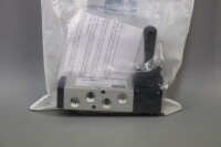 Parker P2LAX81111 Wegeventil P2L-AV81111 12207615 Unused Sealed