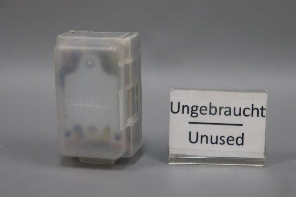 Honeywell TP974A2000 THERMOSTAT TP974A 2000 3 43&deg;C 3-15psig Unused