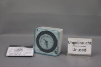 Hager EH711 Tagesschaltuhr elektromechanisch 72x72 1W 16A...