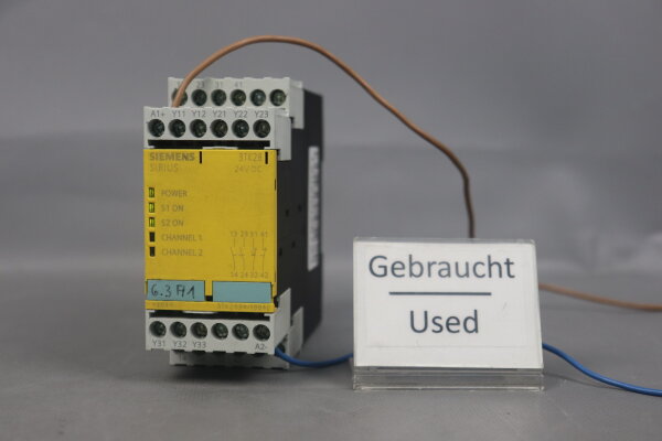 Siemens 3TK2834-1BB40 Sicherheitsschaltger&auml;t 3ZX1012-0TK28-7CA1 24V 3W E:03 Used