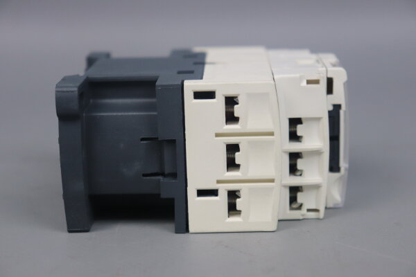 Schneider Electric CAD32B7 Hilfssch&uuml;tz 039921 24V 50/60Hz Unused