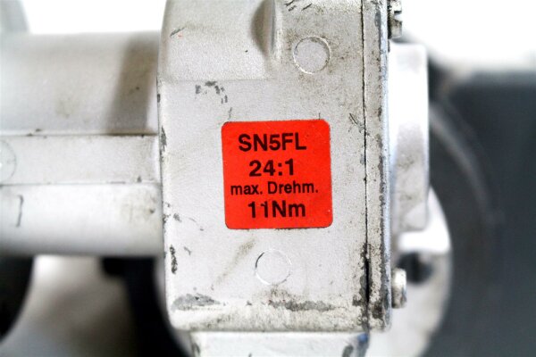 SN5FL Schneckengetriebe mit Drehstrommotor