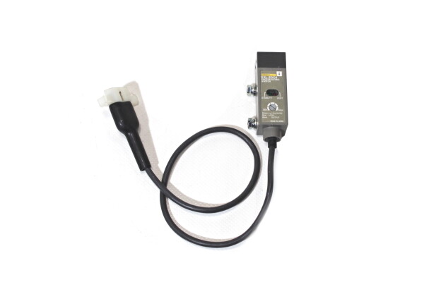 Omron E3L-2DC4 Photoelectric Switch used