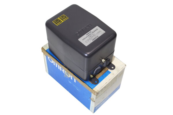 Omron PA-F 44A004D AC 100-220V Controller Unused Ovp
